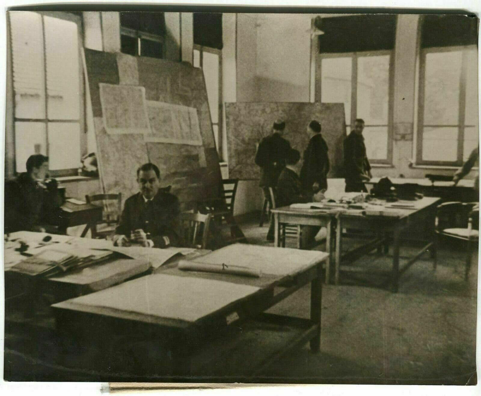 Photographs FRANCE PRESSE - Army Headquarters WWII 26.10.1939 image 2