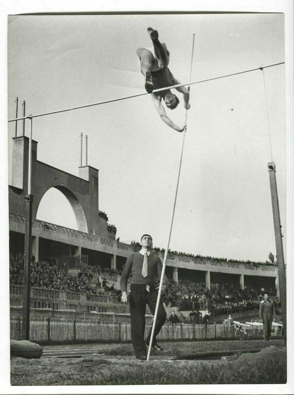 Photograph SPORT Pole Vault Test 1951 image 2