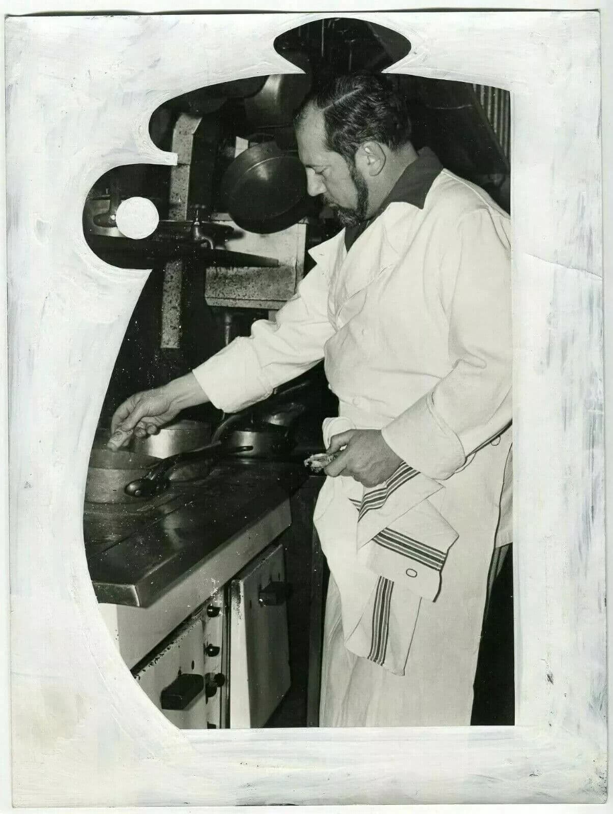 Vintage Photographs Press Raymon Oliver Cook Portrait c 1970 image 6