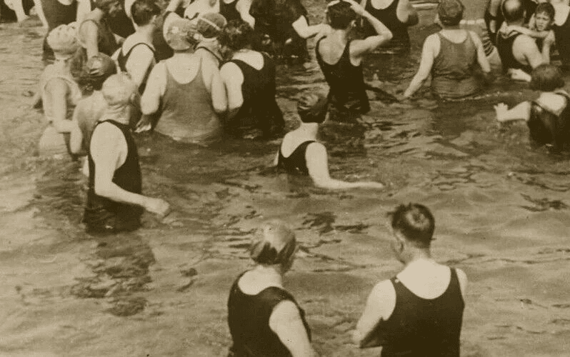 Vintage Photography Original Crowd at Sea 1920' image 2