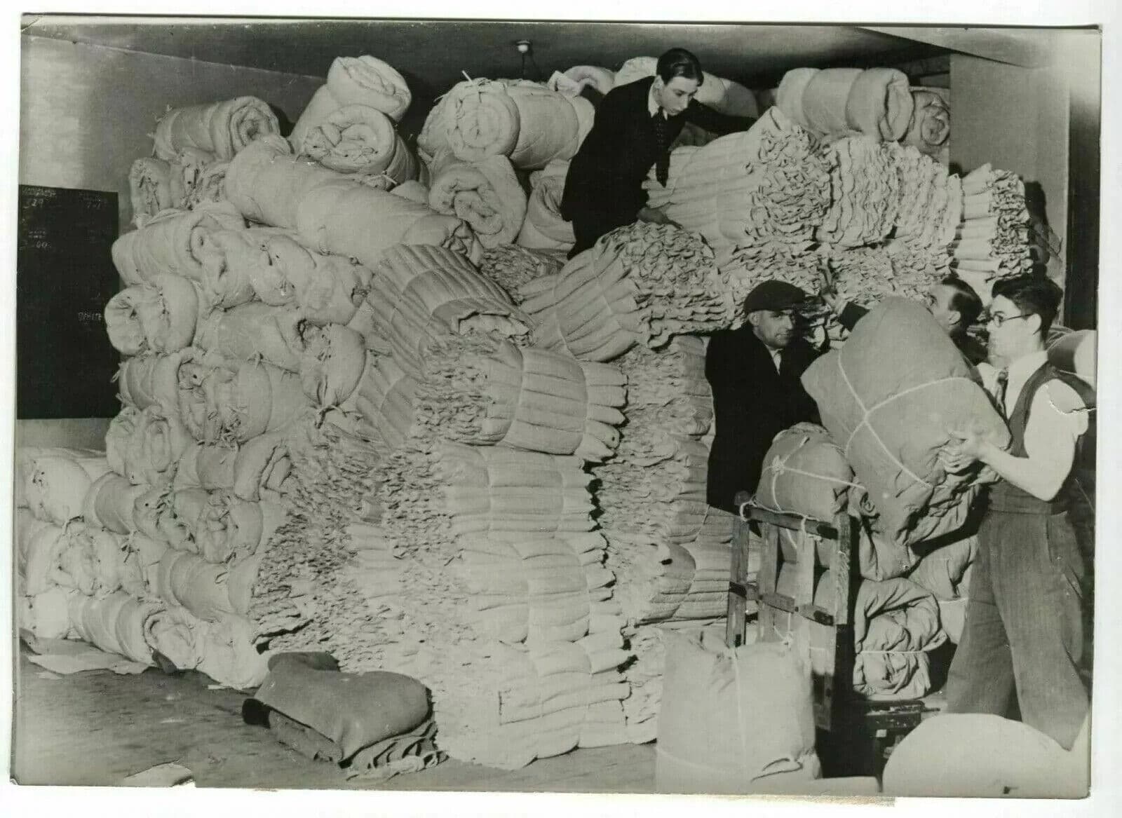 Photo FRANCE PRESSE- British Norwegian Expeditionary Force Equipment 09.10.1939 image 6