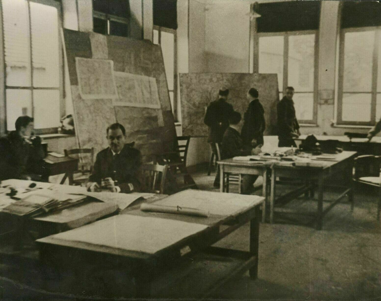 Photographs FRANCE PRESSE - Army Headquarters WWII 26.10.1939 image 1