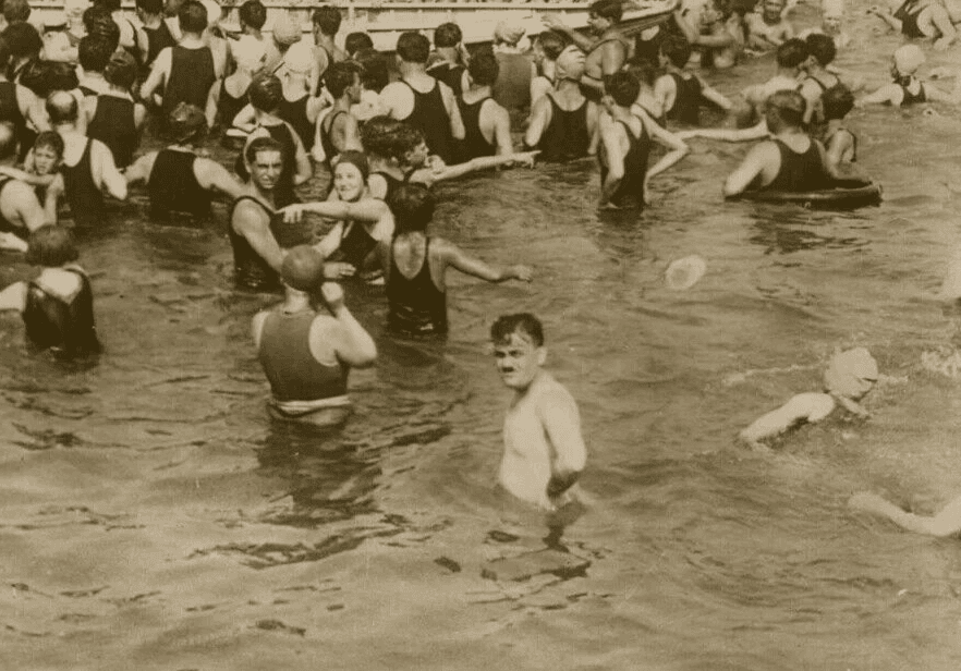 Vintage Photography Original Crowd at Sea 1920' image 3