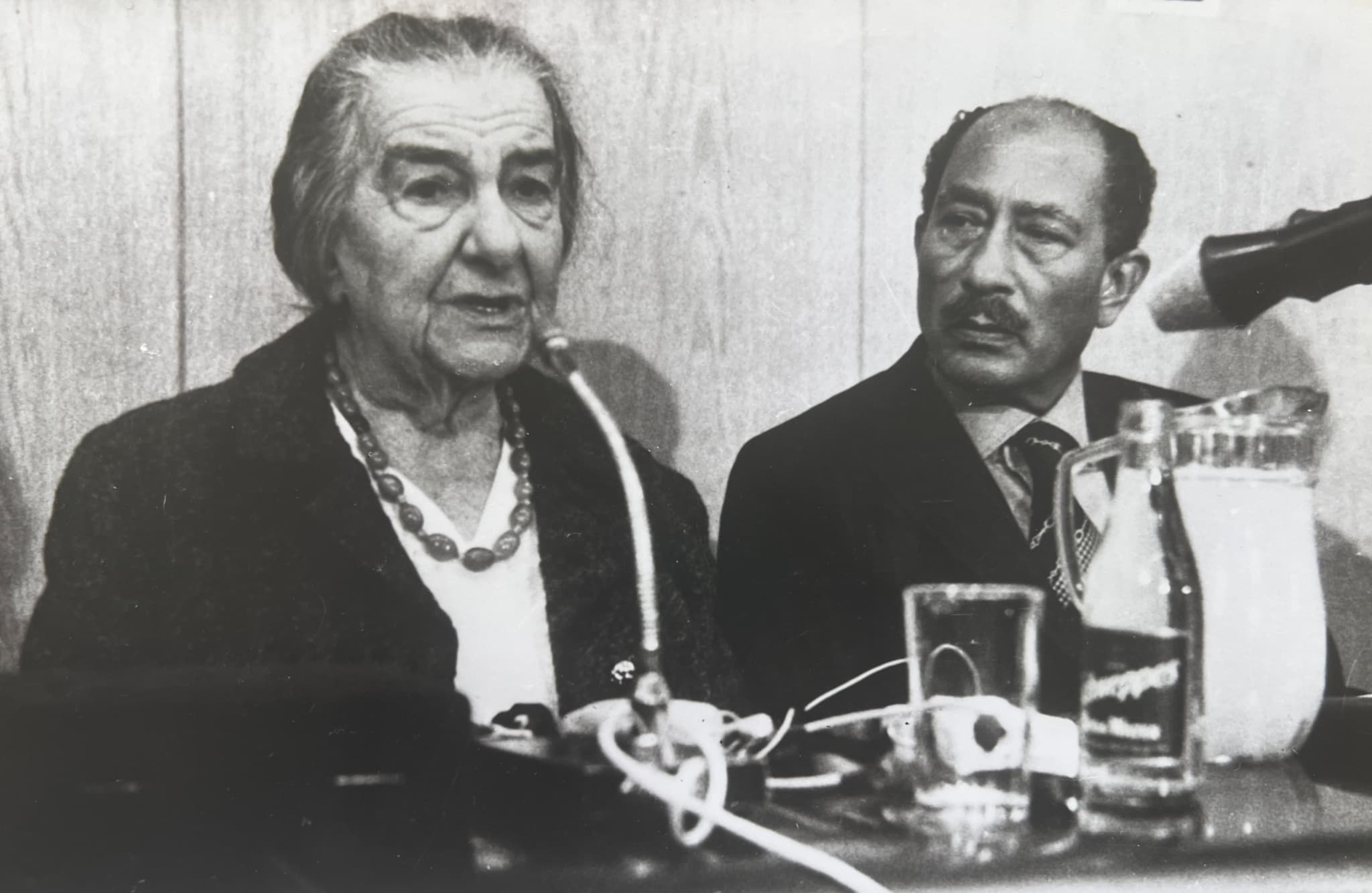 Press Photo A.F.P - Golda Meir and Sadate President 1977 image 1
