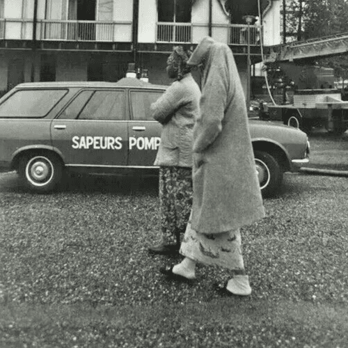 Vintage Photographs Women AFP - PRESS - Rouen fire May 1981 image 3