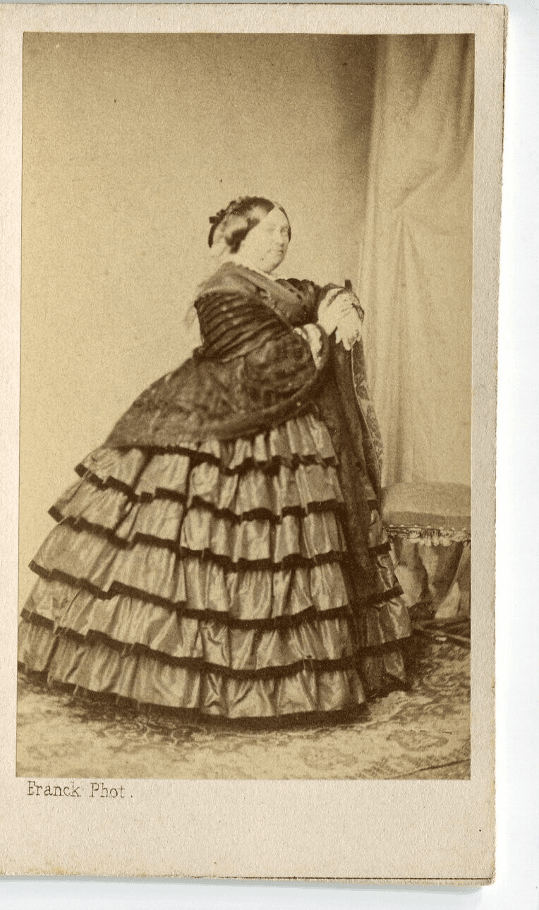 CDV Photographs Duchesse de Parme Louise Marie Thérèse image 2
