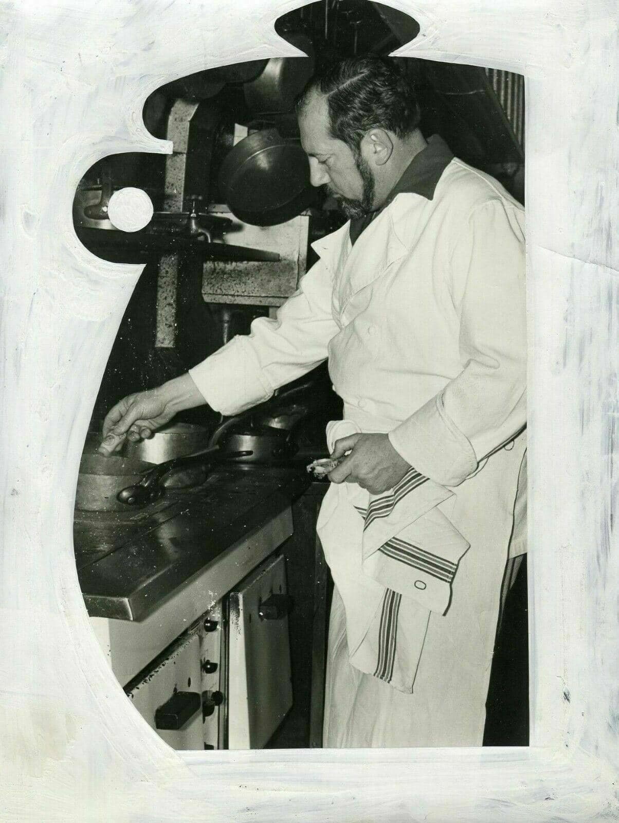Vintage Photographs Press Raymon Oliver Cook Portrait c 1970