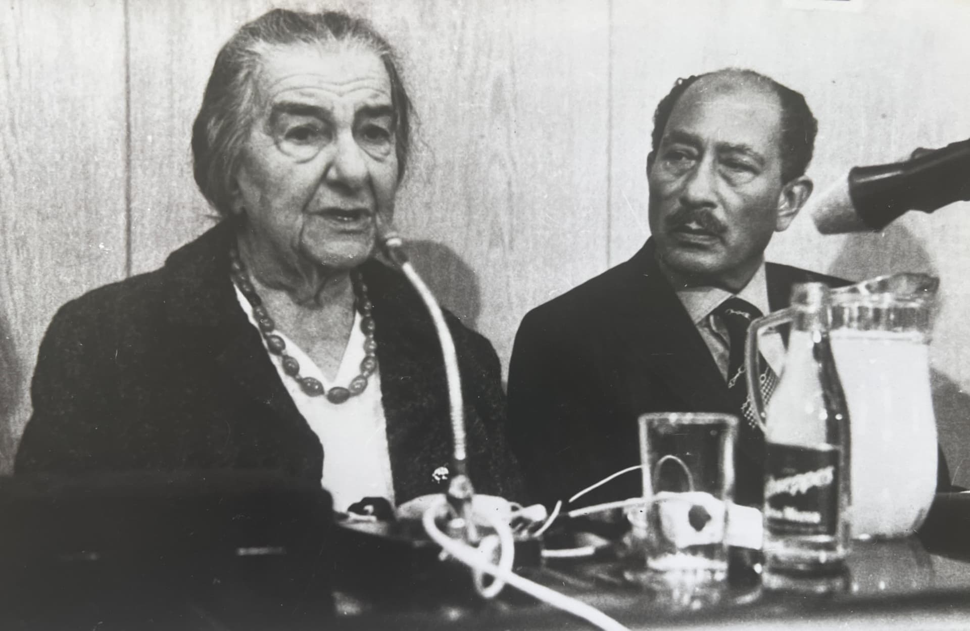 Press Photo A.F.P - Golda Meir and Sadate President 1977
